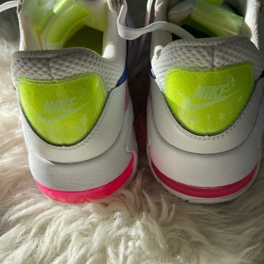Nike women White and Neon Yellow Sneakers - Picture 3 of 6